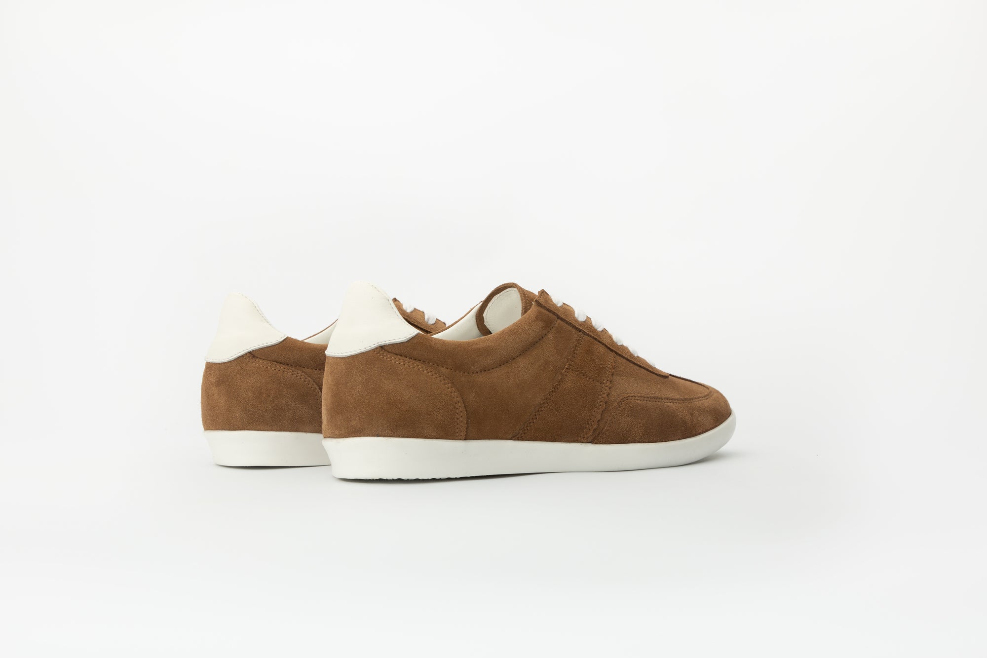 Arrow Sneakers in Cognac Suede