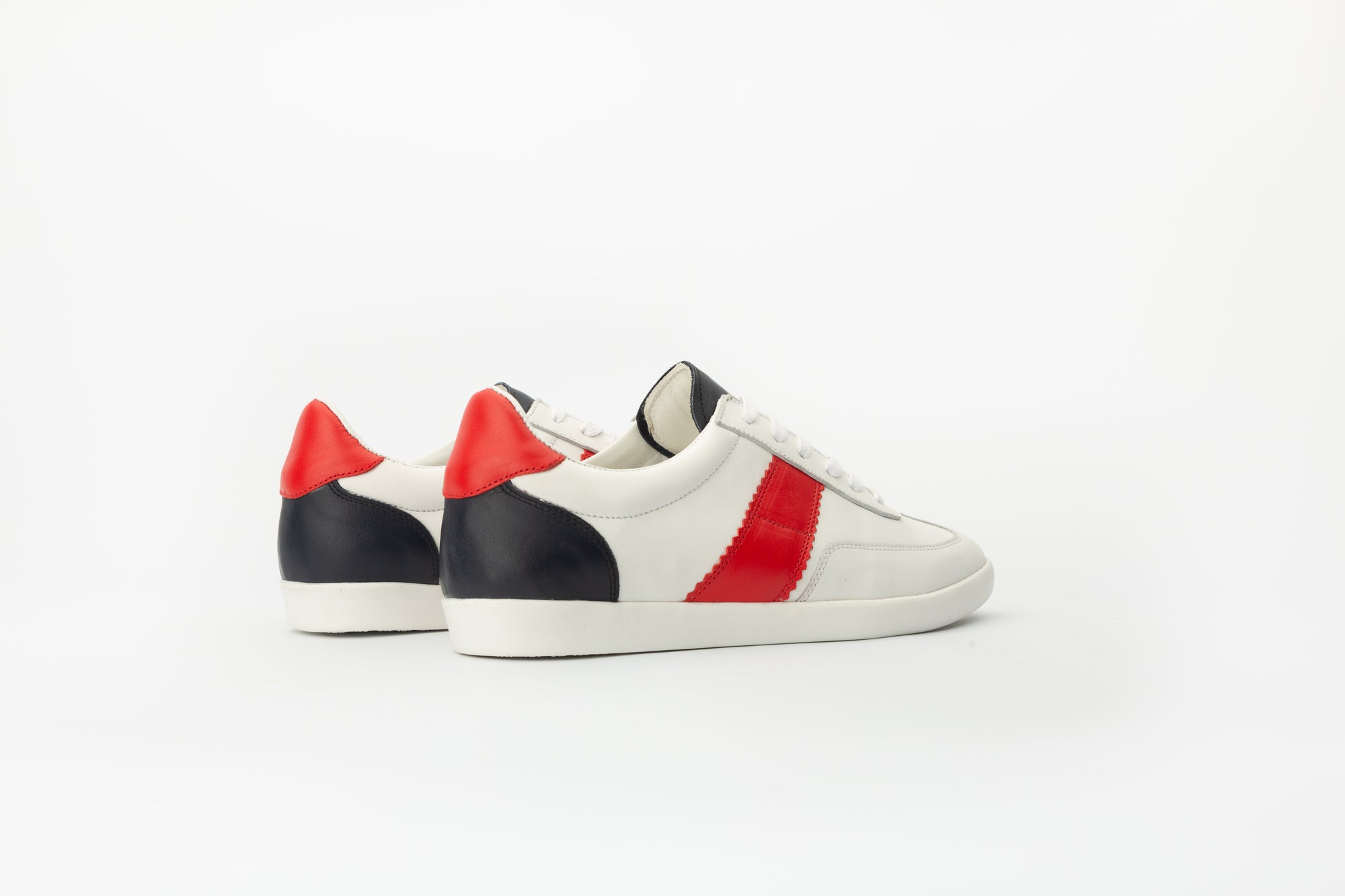 Arrow Sneakers in White Leather