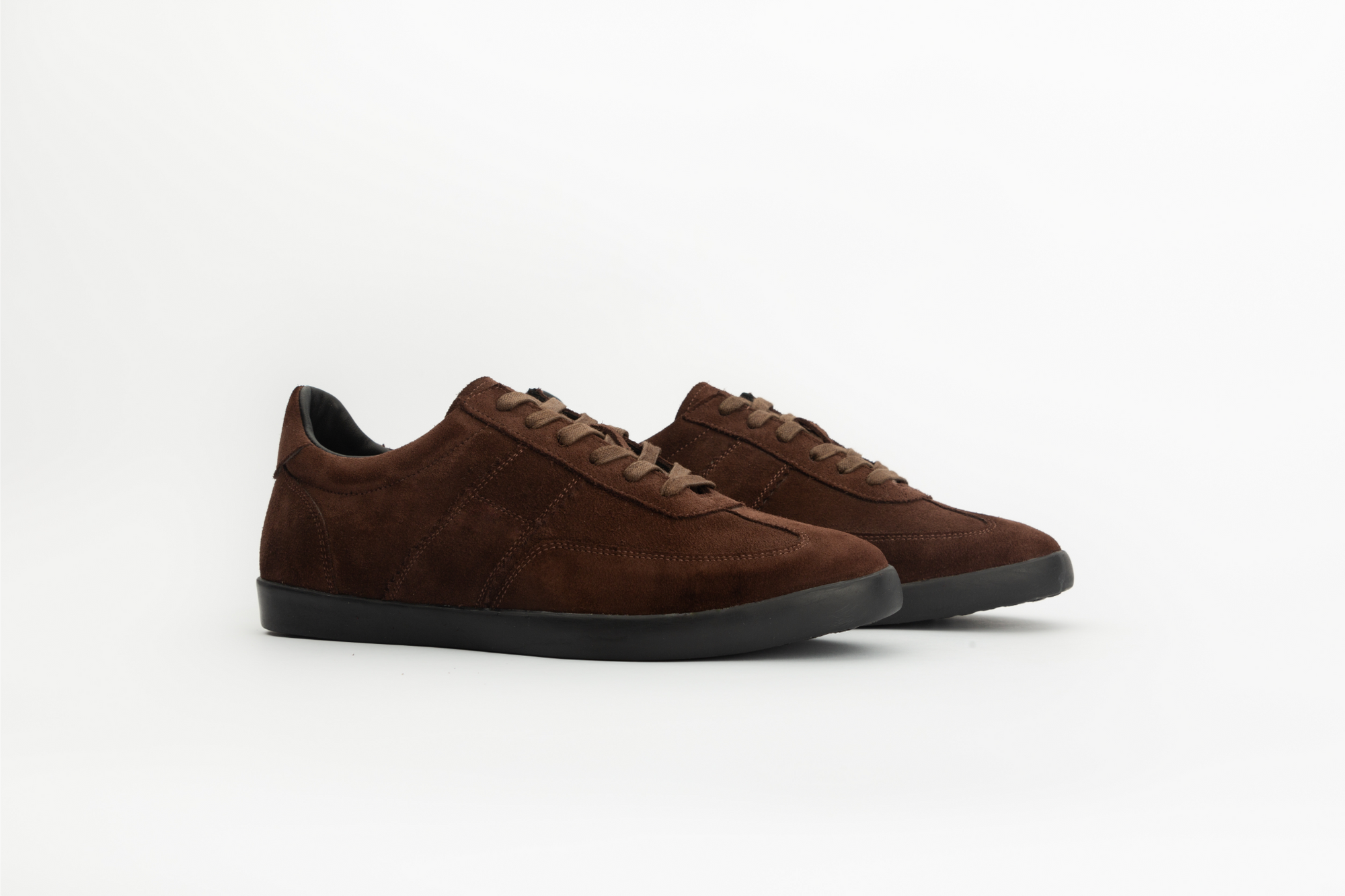 Arrow Sneakers in Brown suede