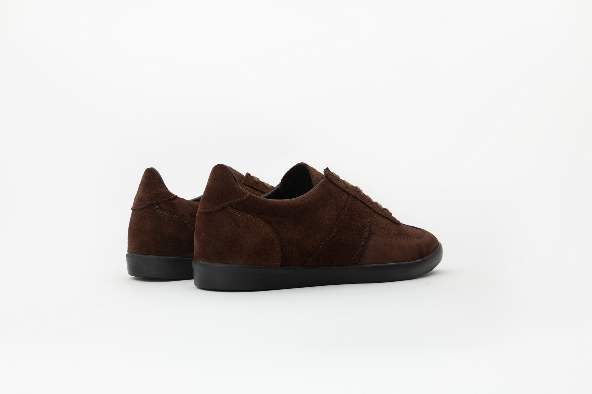Arrow Sneakers in Brown suede