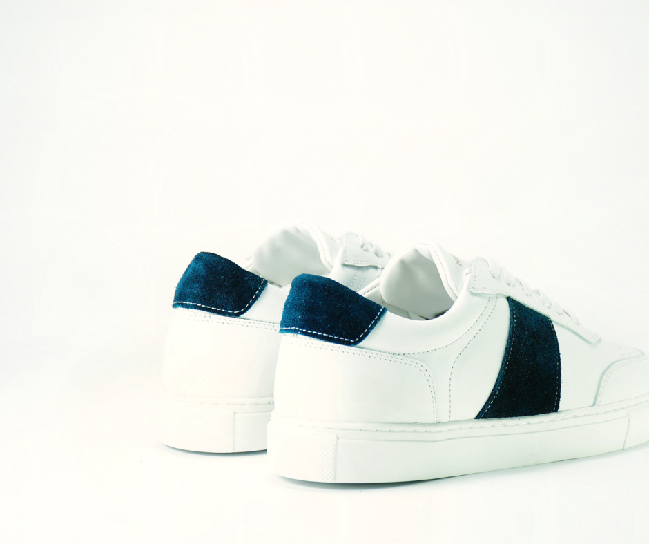 Sneakers COURT en cuir blanc et bleu