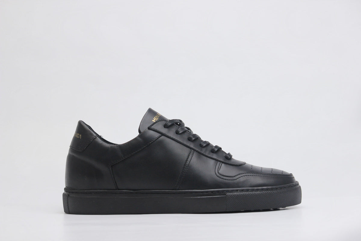 Sneakers BASE en cuir noir