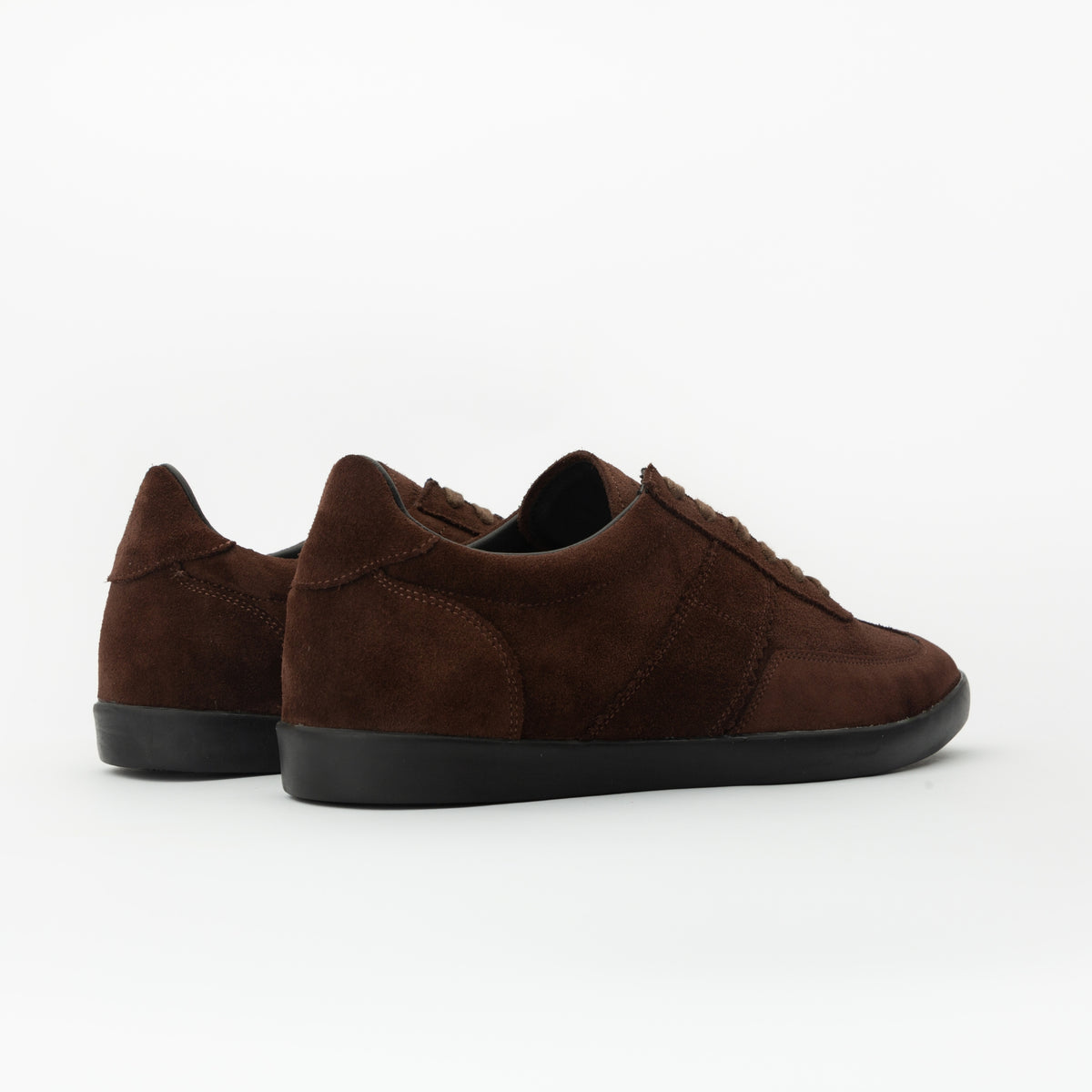Sneakers ARROW en daim marron Men & Panda