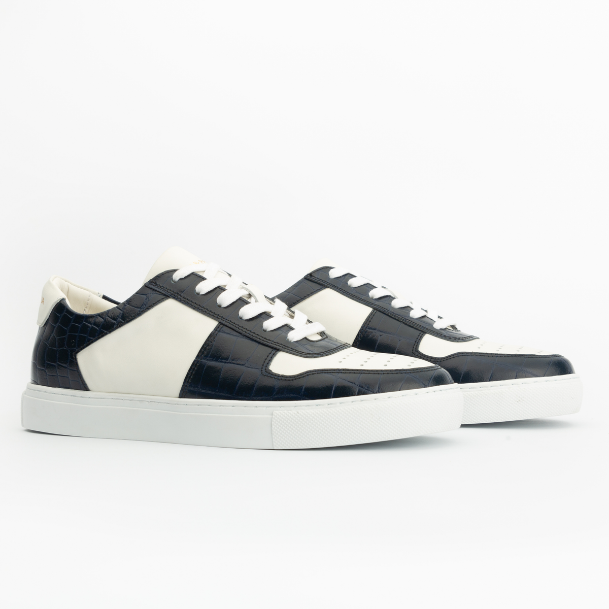 Sneakers BASE en cuir blanc - croco bleu Men & Panda