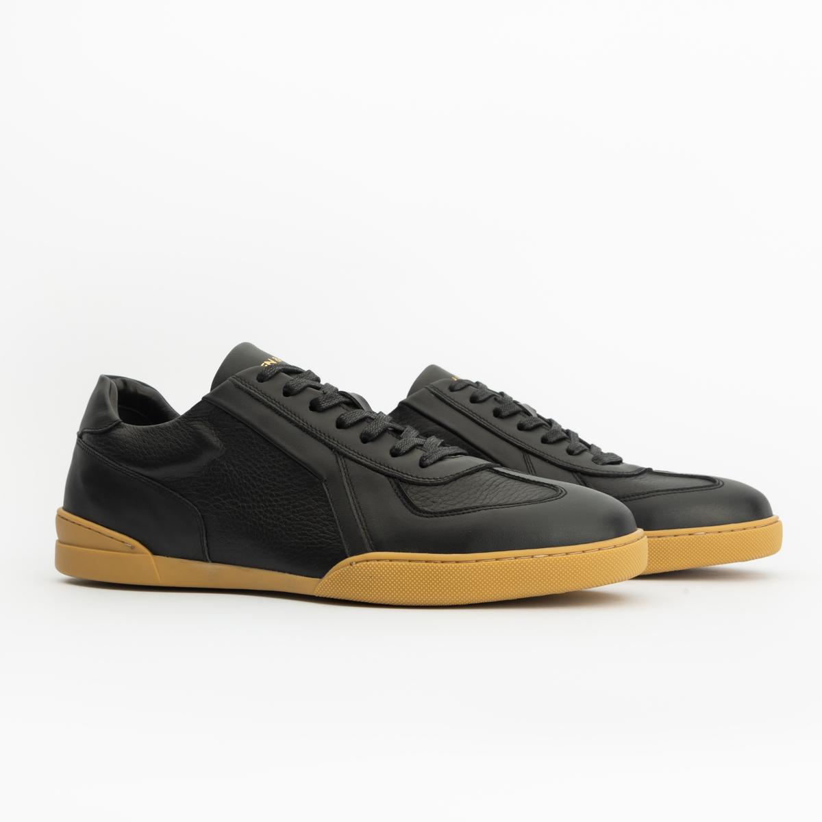 Sneakers RETRO en cuir grainé noir Men & Panda