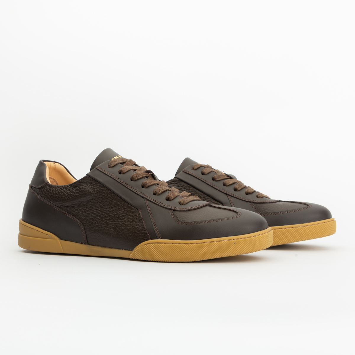 Sneakers RETRO en cuir grainé marron Men & Panda