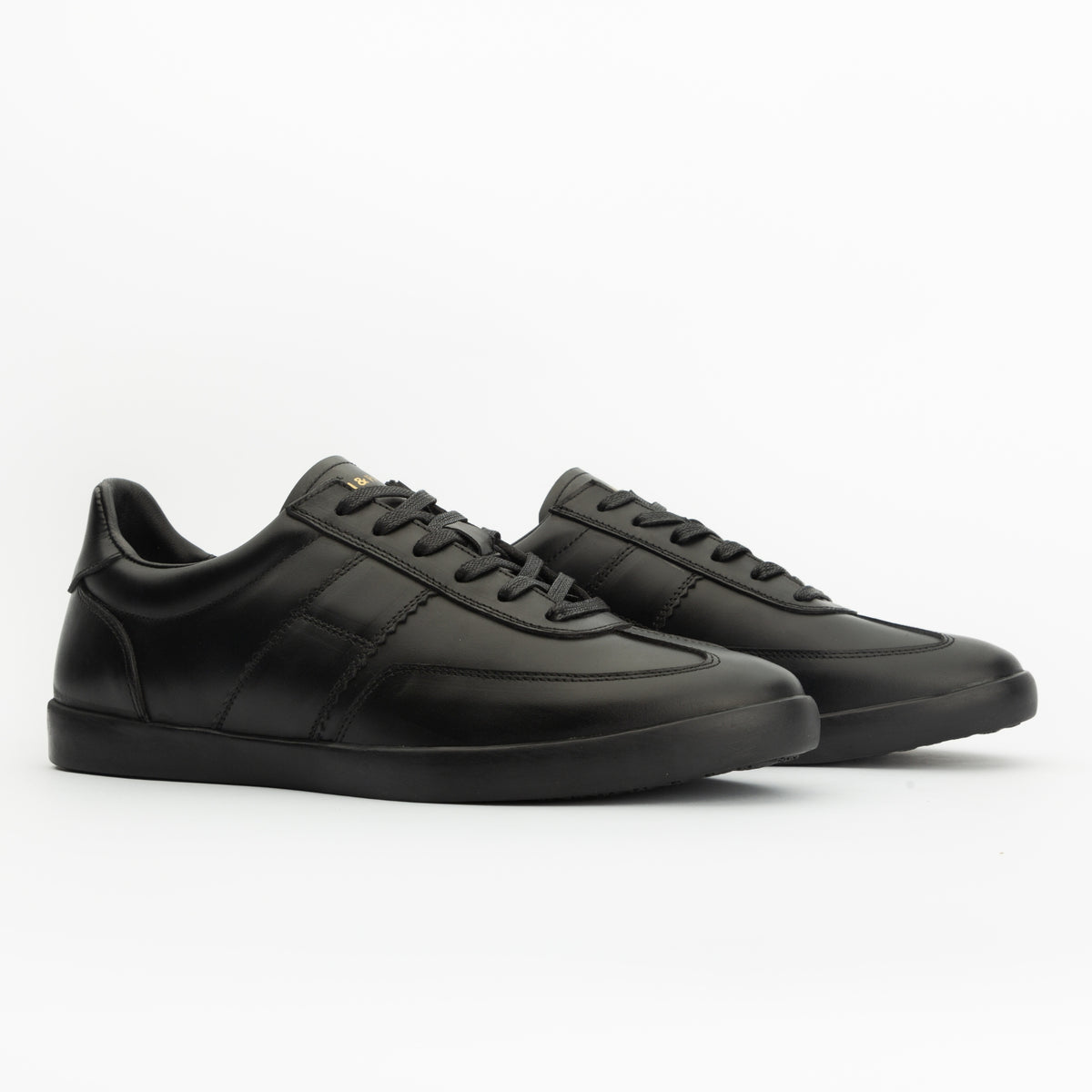 Sneakers ARROW en cuir noir Men & Panda