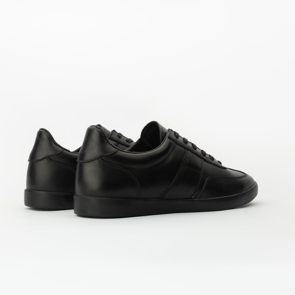 Sneakers ARROW en cuir noir Men & Panda