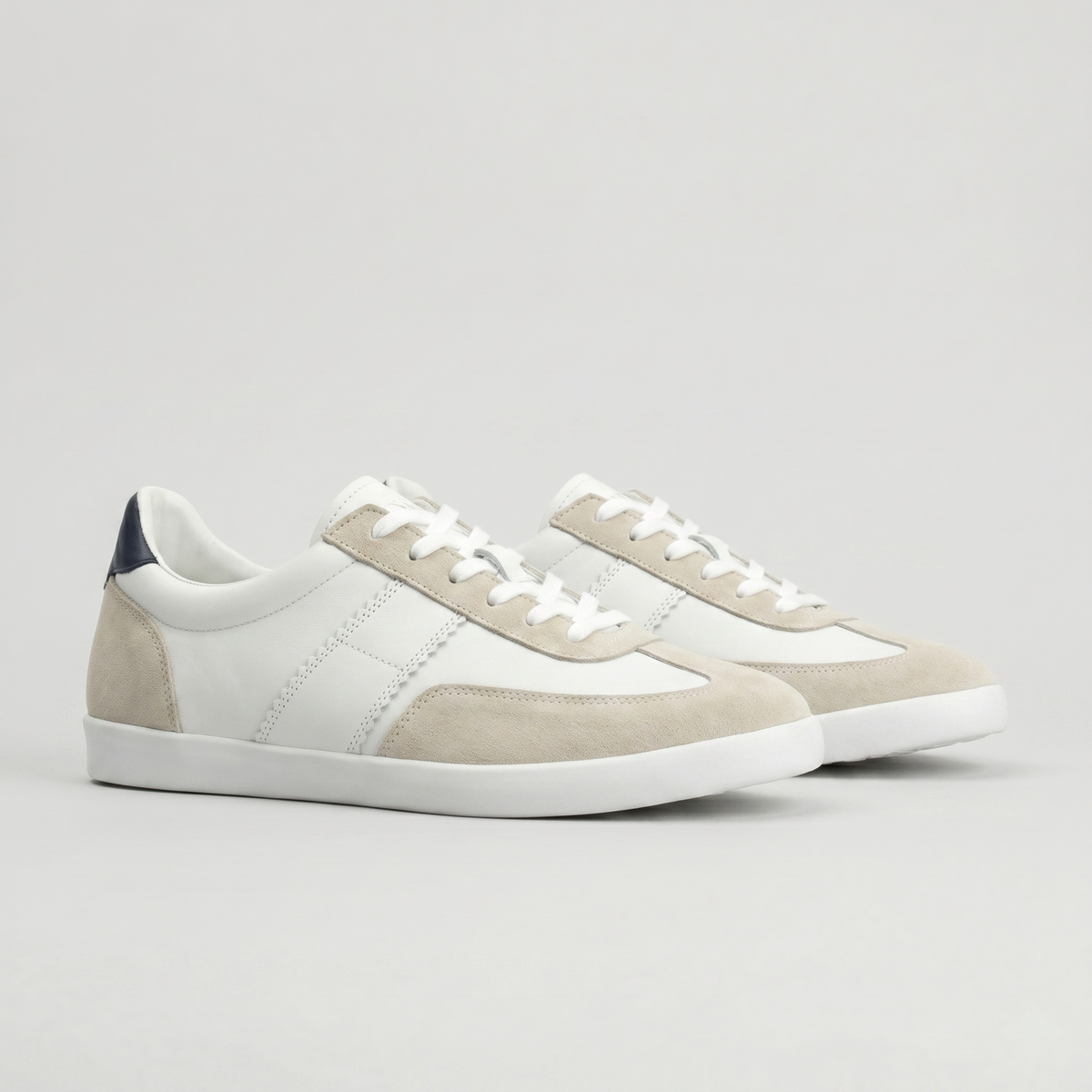 Sneakers ARROW en cuir blanc daim gris Men & Panda