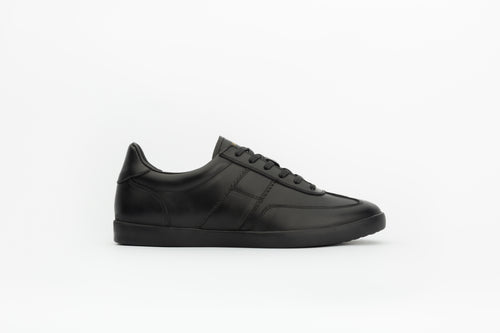 Arrow Sneakers in Black leather