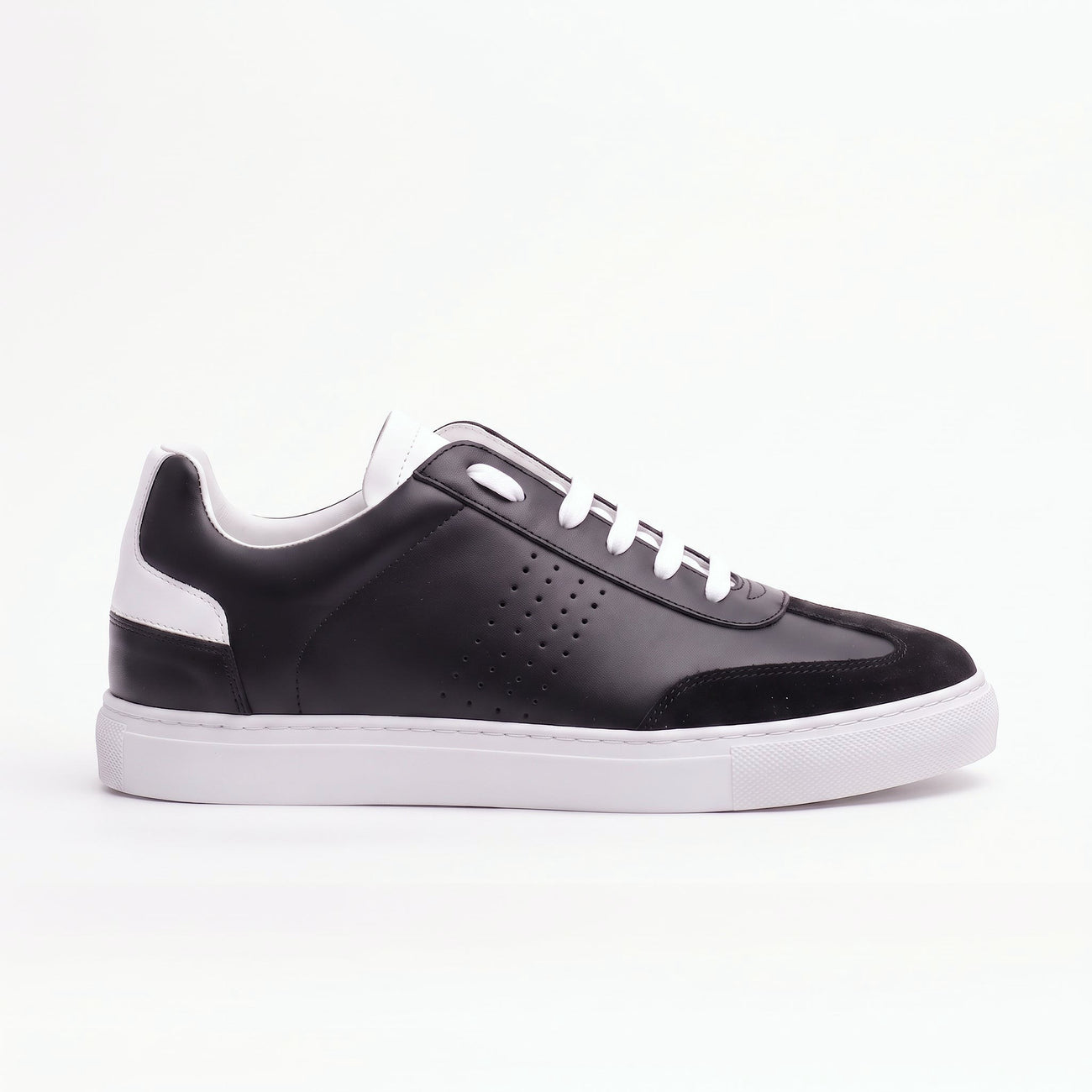 Sneakers BLAKE en cuir noir et blanc Men & Panda