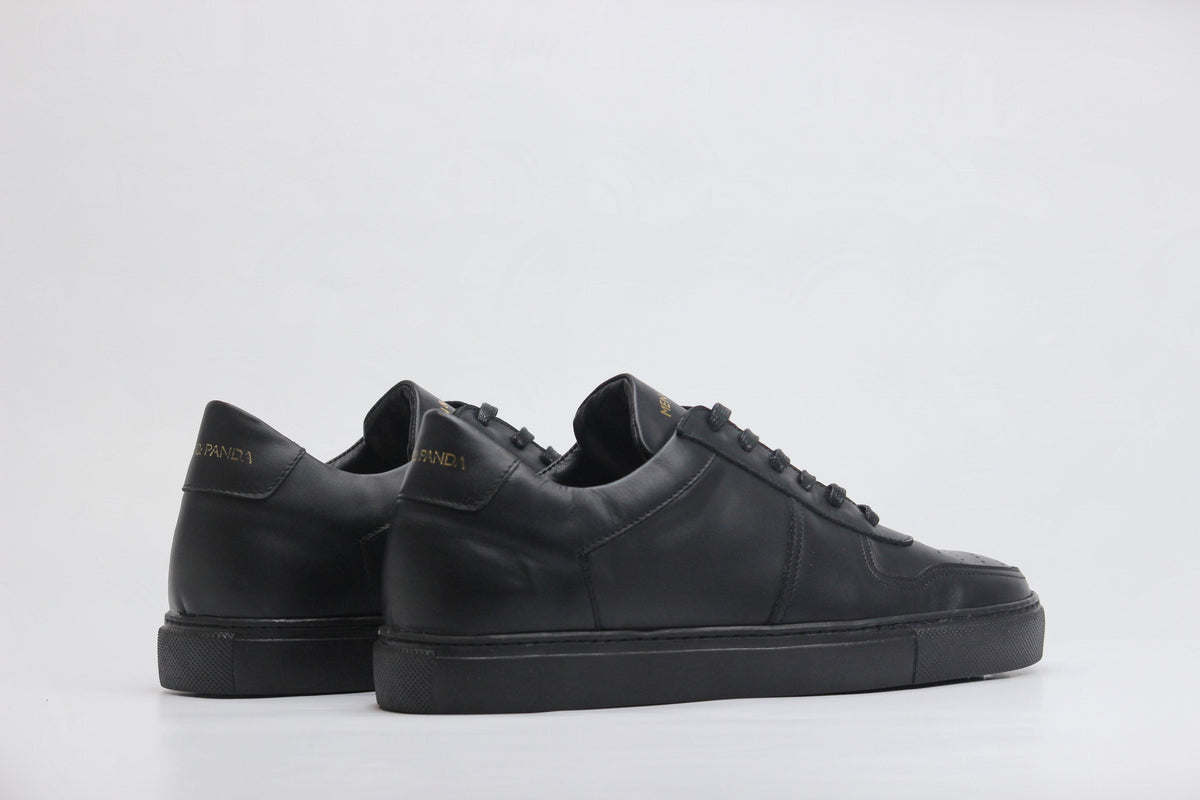 Sneakers BASE en cuir noir
